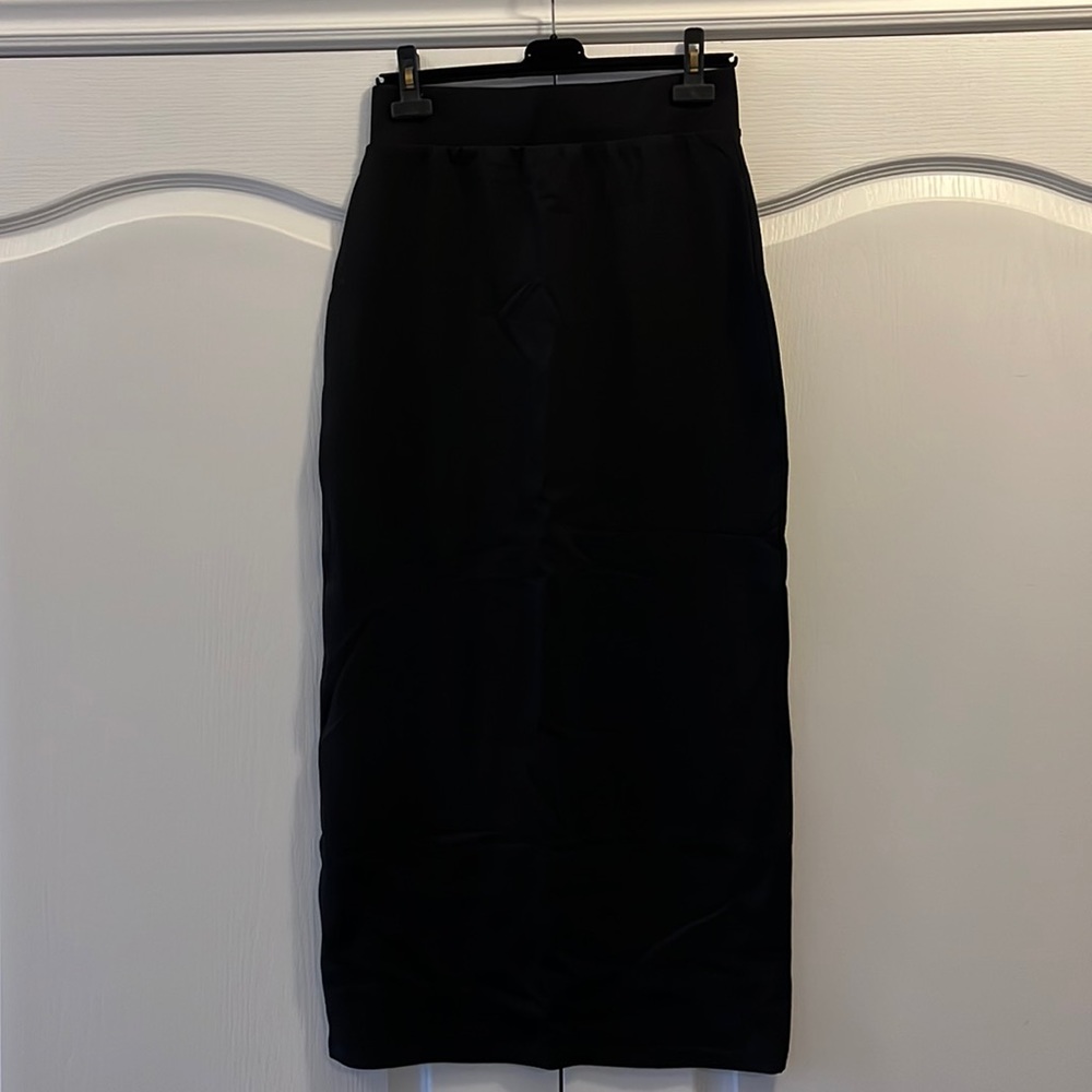 EUC Bailey skirt